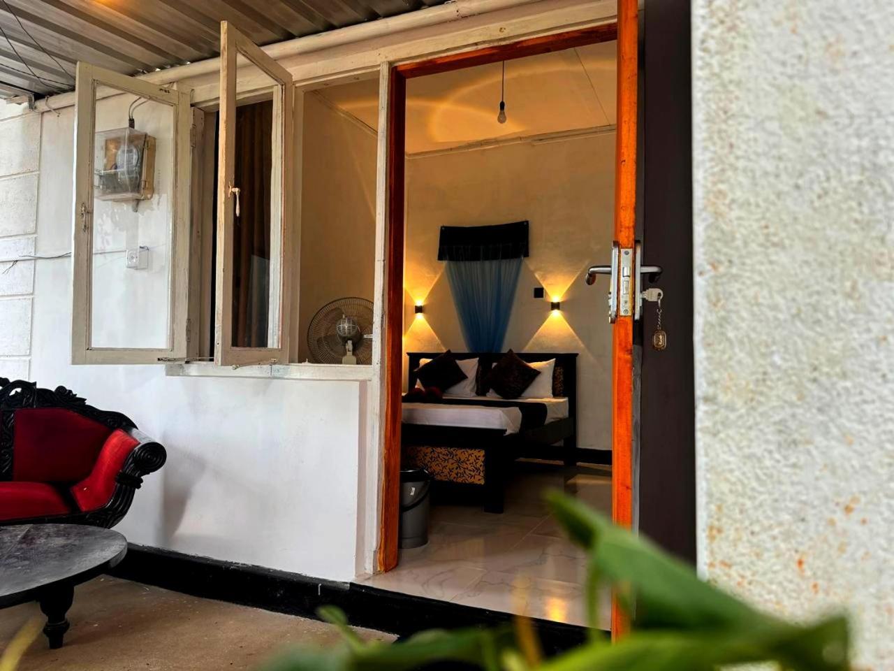 Fly Infinity - Home Stay كاندي المظهر الخارجي الصورة