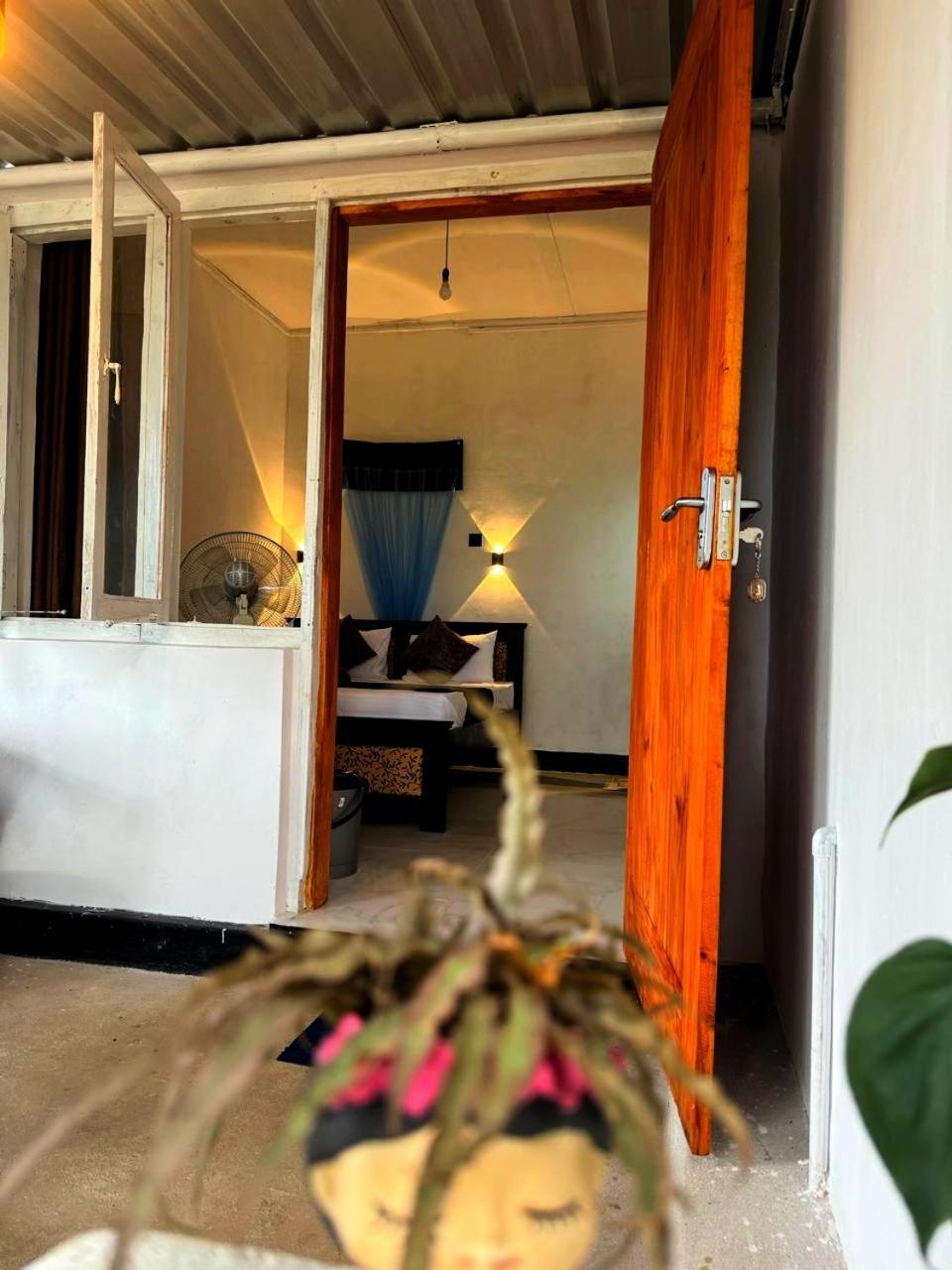 Fly Infinity - Home Stay كاندي المظهر الخارجي الصورة